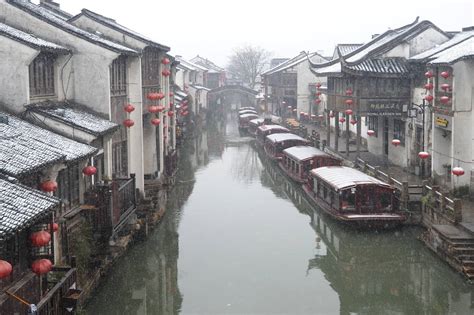 蘇州東山怎麼走？走過這片土地，我們不禁思考，它作為江南一隅，何以能成為文人墨客筆下流轉的靈魂？